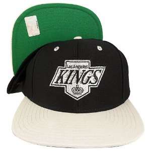   tone green under bill / visor snapback hat cap