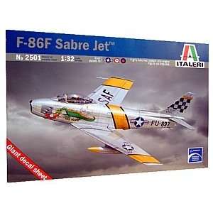 ITALERI  F 86F Sabre Jet  132 2501  