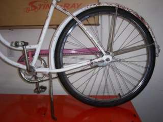   1966 CLASSIC VINTAGE 26 TIRE BICYCLE ALL ORIGINAL WITH BASKET  
