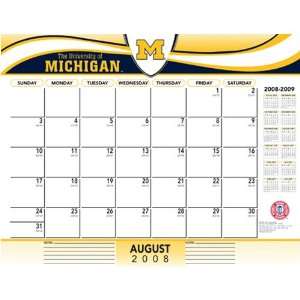  Michigan Wolverines NCAA 22 x 17 Academic Desk Calendar 