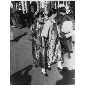  Ladies fashions,Shanghai,1921,China,print dresses