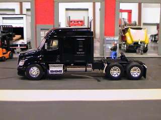   OUT OF BOX DCP FREIGHTLINER CASCADIA SEMI TRUCK WITH MID ROOF SLEEPER
