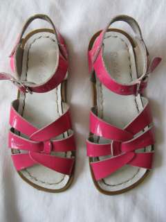 Salt Water Sandals, Fuchsia (bright pink), Girls size 11, EUC  