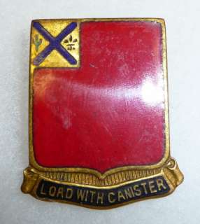 172nd FIELD ARTILLERY   WW2 VINTAGE SCREWBACK DI CREST  