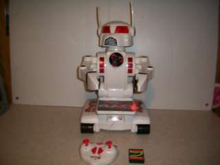 UP FOR BID or SALE IN THIS LISTING IS A REMOTE CONTROLLED   RAD ROBOT 