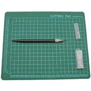  Darice 7 1/2 by 9 Inch Cutting Mat with Knife and Blades 
