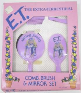 You are bidding on a VINTAGE E.T. Book Comb Brush Set Nightlight Lot 