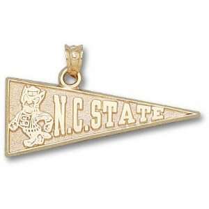  North Carolina State Wolfpack Solid 10K Gold Wolf & N C 