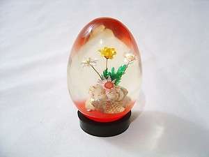 COLLECTIBLE EGG PAPERWEIGHT STRAW FLOWERS SHELLS ACRYLIC PAPER WEIGHT 