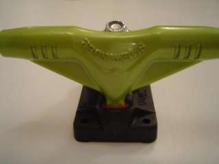 NOS Gullwing Sidewinder 8.5 Skateboard Trucks GREEN  