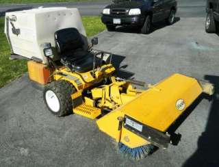 2004 WALKER RIDING COMMERCIAL MOWER 700 HRS with EXTRAS In NY  