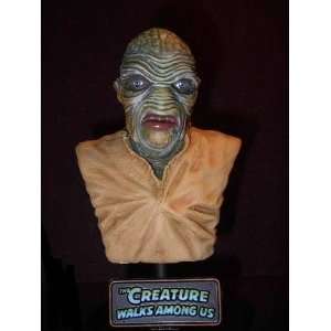   Creature Walks Among Us Resin Bust 1 4 Scale Geometric Toys & Games