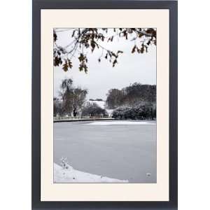  Frozen pond, Hampstead Heath, London, England, United 