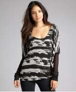 IMPROVD grey and black printed long sleeve boxy top style# 320034101