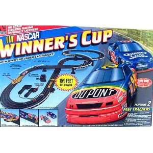   Nascar Winners Cup H.O. scale road racing slot car set Toys & Games
