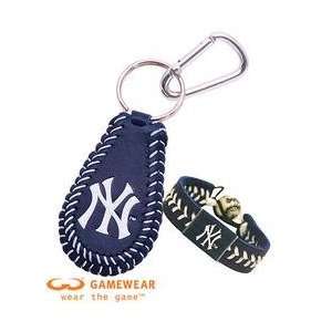  GameWear New York Yankees Keychain & Bracelet Combo 