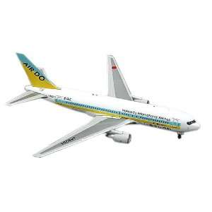  GeminiJets Air Do B767 200 1400 Scale Toys & Games