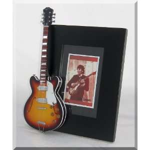  JOHN LENNON Miniature Guitar Photo Frame Beatles Casino 