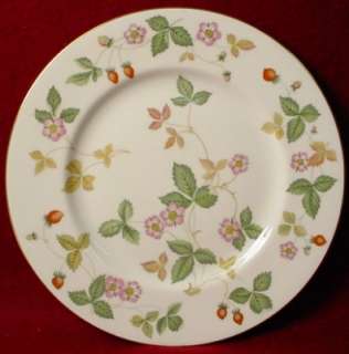 WEDGWOOD china WILD STRAWBERRY pattern Dinner Plate   BONE  