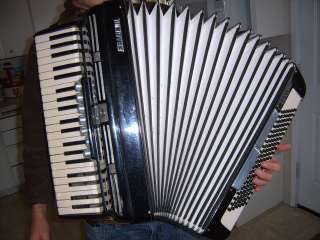 Francini Accordion MADE IN ITALY 19 inch keyboard 7 tone switches WOW 