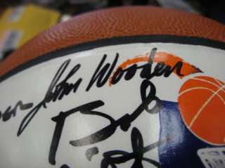 RIK) NCAA Coaching Legends Basketball Autograph Steiner John Wooden 