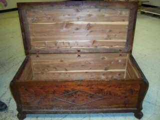 Vintage Cedar Wood Chest foot rest coffee table storage trunk box FREE 