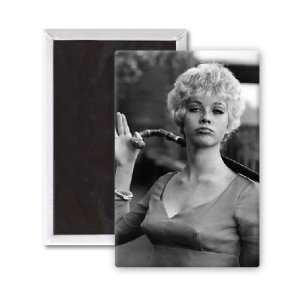  Linda Thorson   3x2 inch Fridge Magnet   large magnetic 