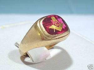 VINTAGE SOLID 10KT GOLD & SYNTHETIC RUBY MASONIC RING  