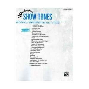  Value Songbooks   Show Tunes Piano/Vocal (9780739071175 