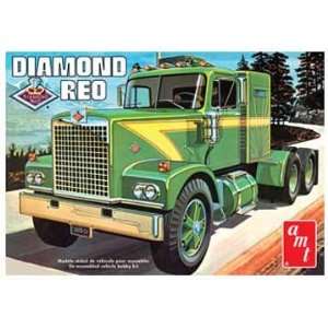  AMT 1/25 Diamond Reo Tractor Truck Model Kit Toys & Games